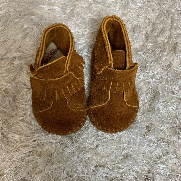 minnetonka baby booties